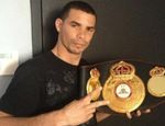 Чемпион «на отдыхе» Ричард Абрил потерял право на бой за титул Чемпион «на отдыхе» Ричард Абрил потерял право на бой за титул