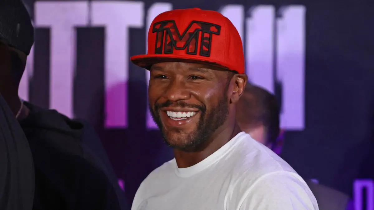 Mayweather wyprzedzi Pacquiao i ponownie zawalczy o tytuł WBC?