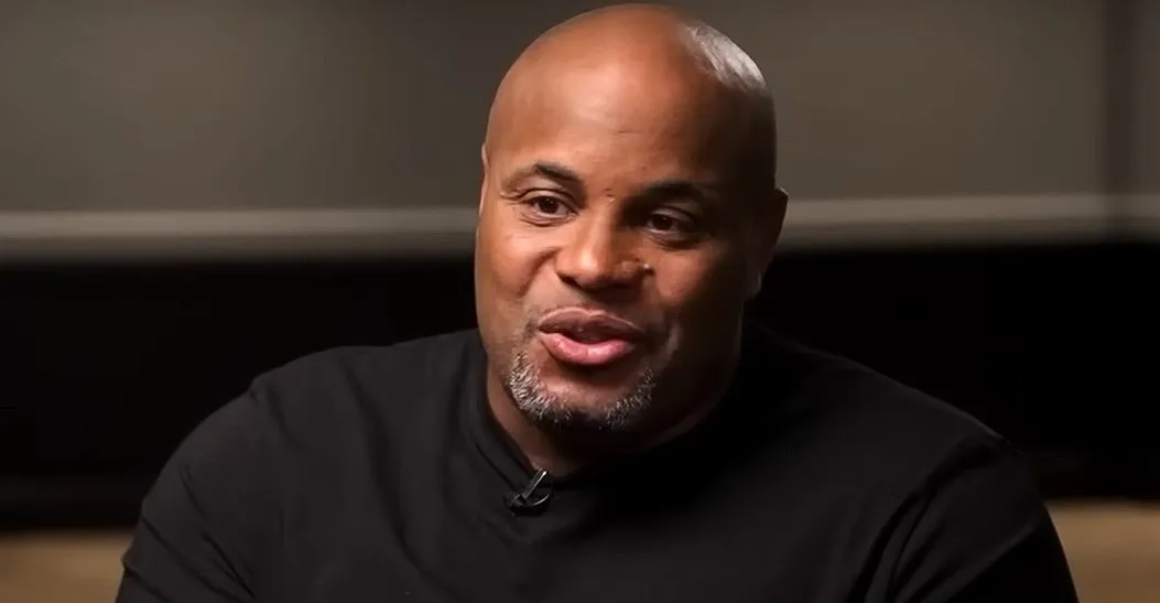 Cormier: Aspinall na próżno prowokuje Jonesa