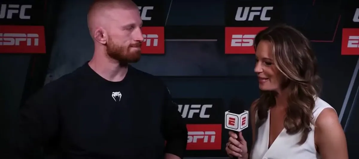 „Jestem wdzięczny za lekcję”. Topowy prospekt UFC skomentował fiasko z De Ridderem