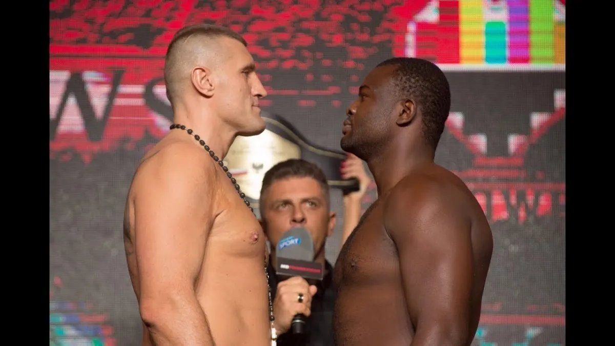 To prawda? Bakole „zamroczył” Joshuę na sparingu. Hearn opowiada