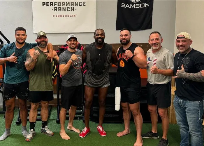 Jon Jones trenuje z medalistą olimpijskim w zapasach