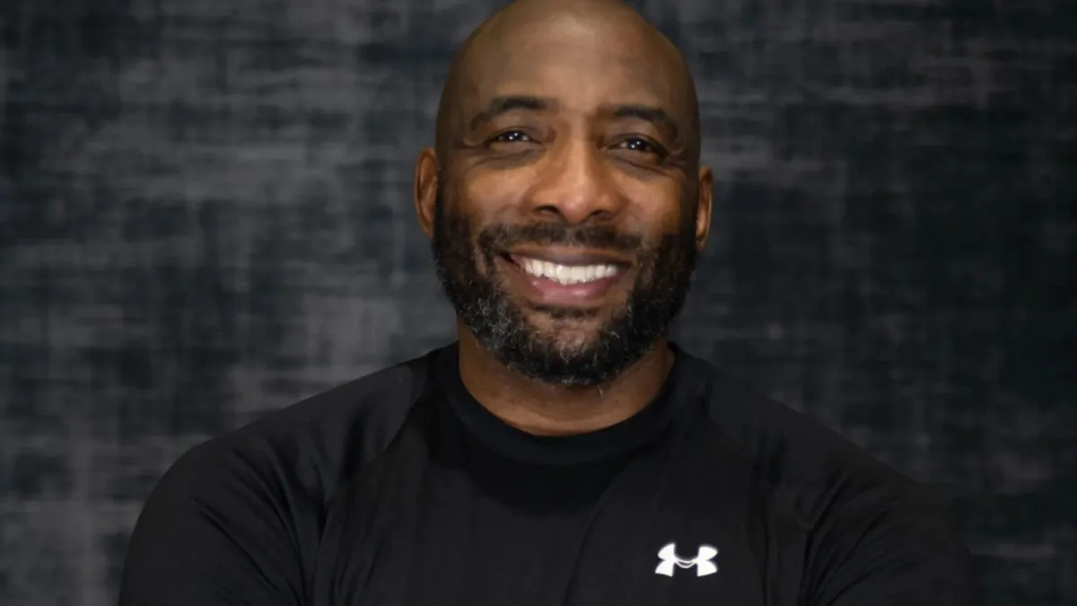 Johnny Nelson o tym, kto wygrałby w walce Holyfielda i Usyka