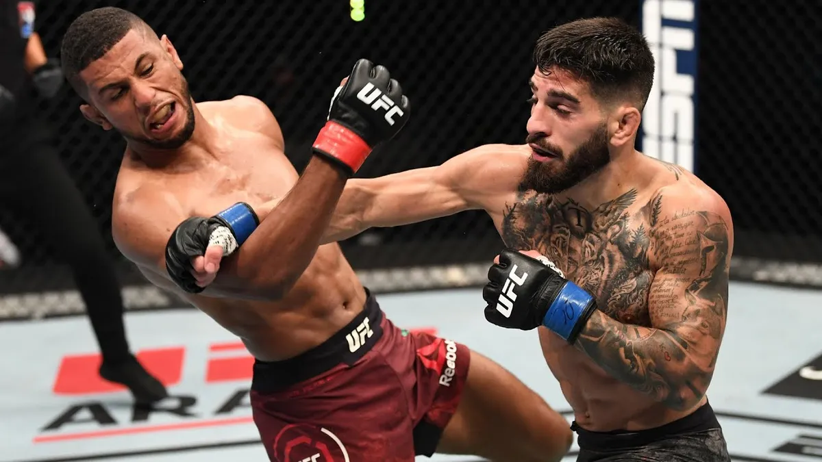 Topuria przechodzi do wagi lekkiej. Zawodnik wskazał pożądanego przeciwnika