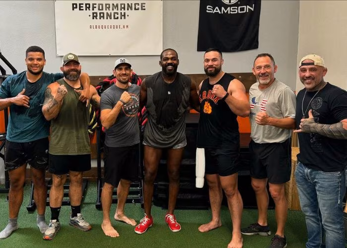 Jon Jones trenuje z medalistą olimpijskim w zapasach