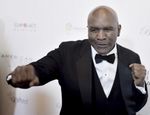 Эвандер Холифилд объявил об отмене боя с Макбрайдом — но это ещё не конец Эвандер Холифилд объявил об отмене боя с Макбрайдом — но это ещё не конец