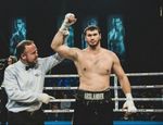 Уронился! Супертяж Махмудов нокаутировал оппонента за 6 секунд (+ видео) Уронился! Супертяж Махмудов нокаутировал оппонента за 6 секунд (+ видео)