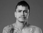 Флорес открыл дорогу к Ригондо, перебоксировав Амбунду Флорес открыл дорогу к Ригондо, перебоксировав Амбунду
