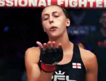 Дитчева разбила и сломала Сантос в финале PFL 2024: видео