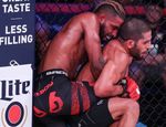 Bellator: Колдуэлл забил Лахата и бросил вызов другому чемпиону — видео