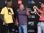Битвы взглядов Адесанья–Коста, Рейес–Блахович, Тухугов–Даводу перед UFC 253: видео