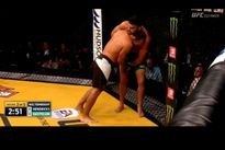 Видео боя: Келвин Гастелум — Джони Хендрикс Видео боя: Келвин Гастелум — Джони Хендрикс