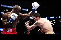 Видео боя: Йорденис Угас — Сесар Баррионуэво, HD 1080