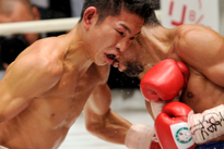 Видео боя: Кадзуто Иока – Амнат Руэнроэнг