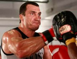 фото - Владимир Кличко просит WBA отсрочить бой с Александром Поветкиным