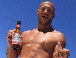 фото - Дональд Серроне недоволен своими доходами в UFC