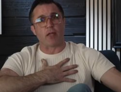 фото - Махачев просто убежал от Топурии — вердикт эксперта