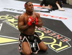 фото - (ММА) Strikeforce, 12 января: Лоренц Ларкин встретится с «Жакаре» Соузой