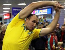 фото - (Результаты + Видео) Александр Устинов разбомбил Кертсона Мансвелла
