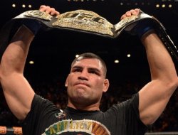 фото - UFC 166: Кейн Веласкес остановил Джуниора дос Сантоса