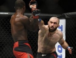 фото - UFC: Омари Ахмедов победил Альхассана