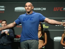 фото - Алексей Олейник подписал новый контракт с UFC и назвал следующего соперника