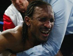 фото - Бой Бэйли и Александера переносится из-за травмы чемпиона