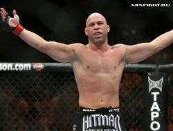 фото - (ММА) Бой Вандерлея Сильвы и Брайана Стэнна возглавит UFC on FUEL TV 8
