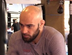 фото - UFC 169: Гасан Умалатов проиграл дебют Неилу Мэгни