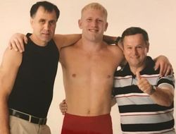 фото - «Федор пропустил жесткий удар, но пришел в себя и выиграл. Я закричал залу: Смотрите, какие мы!»