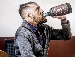 фото - Заклинатель цыплят Нурмагомедов, Ломаченко запускает челлендж, Головкин на хоккее в Астане — соцсети