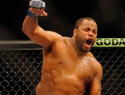 фото - (ММА) Дэниел Кормье хочет дебютировать в UFC боем с Фрэнком Миром