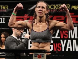 фото - Анонсирован дебют Кристианы «Киборг» Жустино в UFC