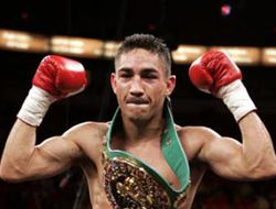 Умберто Сото отстоял титул WBC в легком весе фото - Умберто Сото отстоял титул WBC в легком весе