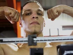 фото - Джонатан Окендо вырвал победу у Джонни Гонсалеса