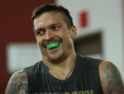 фото - Забавные моменты с Ломаченко, Усик о пуле, прогнозы бойцов UFC на бой Нурмагомедов–Порье — соцсети