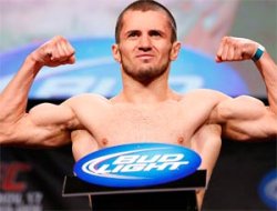 фото - (ММА) Азамат Гашимов против Джона Линекера на UFC on FX 8