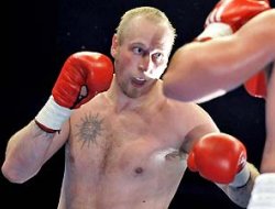 фото - Роберт «Нордический кошмар» Хелениус досрочно забил Грегори Тони