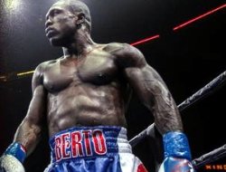 фото - Берто не лох, он двукратный чемпион мира — Мэйуэзер-старший