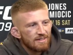 фото - Дю Плесси против Чимаева: топ-проспект UFC оценил шансы