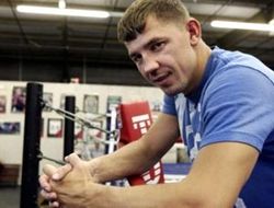 фото - (Результаты) Матвей Коробов нокаутировал Латифа Мунди