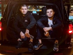 фото - Ломаченко дрифтует в Одессе, Хабиб и Умар в багажнике авто, лучшие нокауты года от WBC — соцсети 