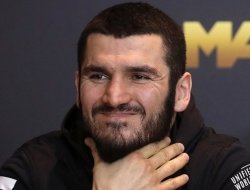 фото - Артур Бетербиев высказался о реванше Усик – Джошуа
