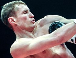 фото - Бой Ричарда Абрила и Эдуарда Трояновского переносится на 7 июня