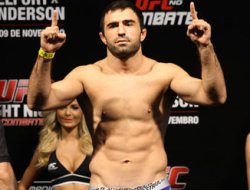 фото - UFC Fight Night 32: Омари Ахмедов нокаутировал Тьяго Перпетуо
