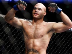 фото - UFC 181: Лоулер взял реванш у Хендрикса
