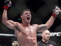 фото - UFC 199: Биспинг уничтожил Рокхолда!