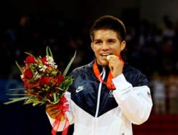 фото - (ММА) Олимпийский чемпион по борьбе Генри Сехудо дебютирует в ММА