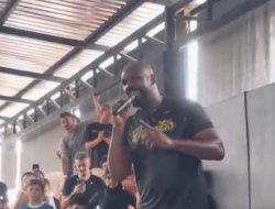 фото - Договорился с Аспиналлом и UFC — заявление Джонса
