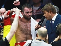 фото - Промоутер Гассиева: Думаю, мы будем объединять пояса